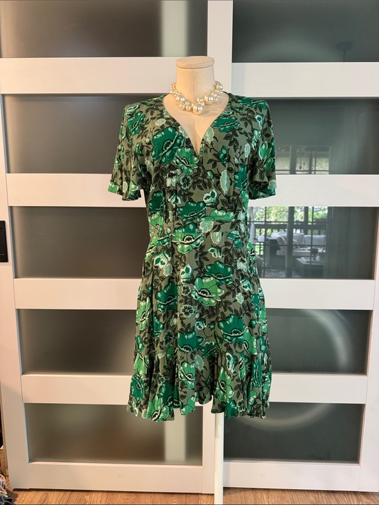 Spell Dresses & Skirts - Spell Green flouncy Summer Floral Wrap Mini Dress in Medium